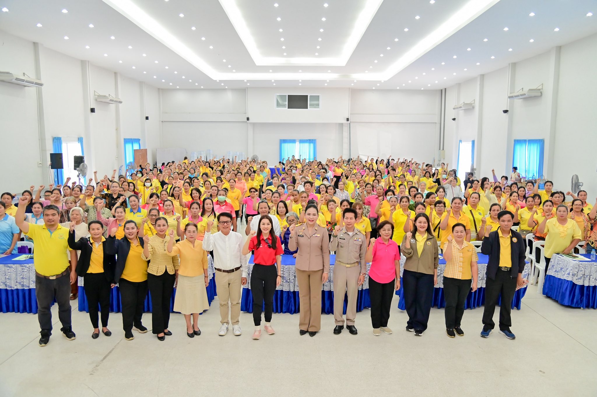 อำเภอวารินชำราบ ร่วมกับ อบจ.อุบลราชธานี อบรมสตรี ภายใต้โครงการพัฒนาอาชีพกลุ่มแม่บ้านและศักยภาพสตรีฯ